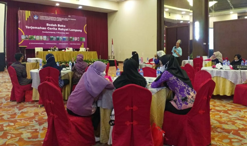 Gelar Bedah Buku Terjemahan Cerita Rakyat Lampung