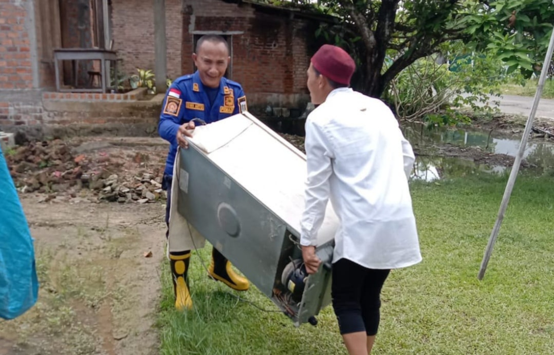 Air Mulai Surut, Personel Gabungan Siaga Banjir Susulan