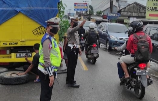 Hati-hati Berkendara saat Hujan!