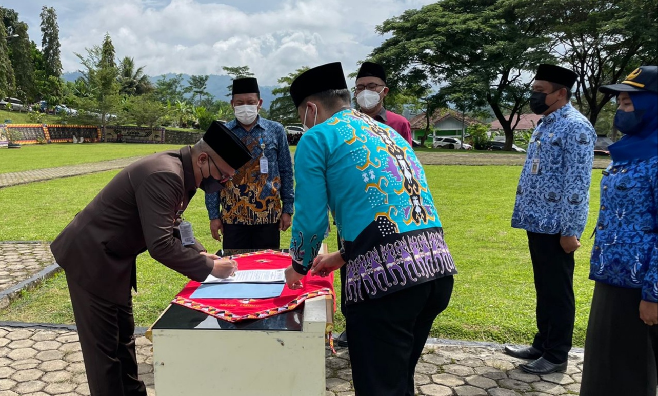 Sekkab Lantik 273 Pejabat Fungsional