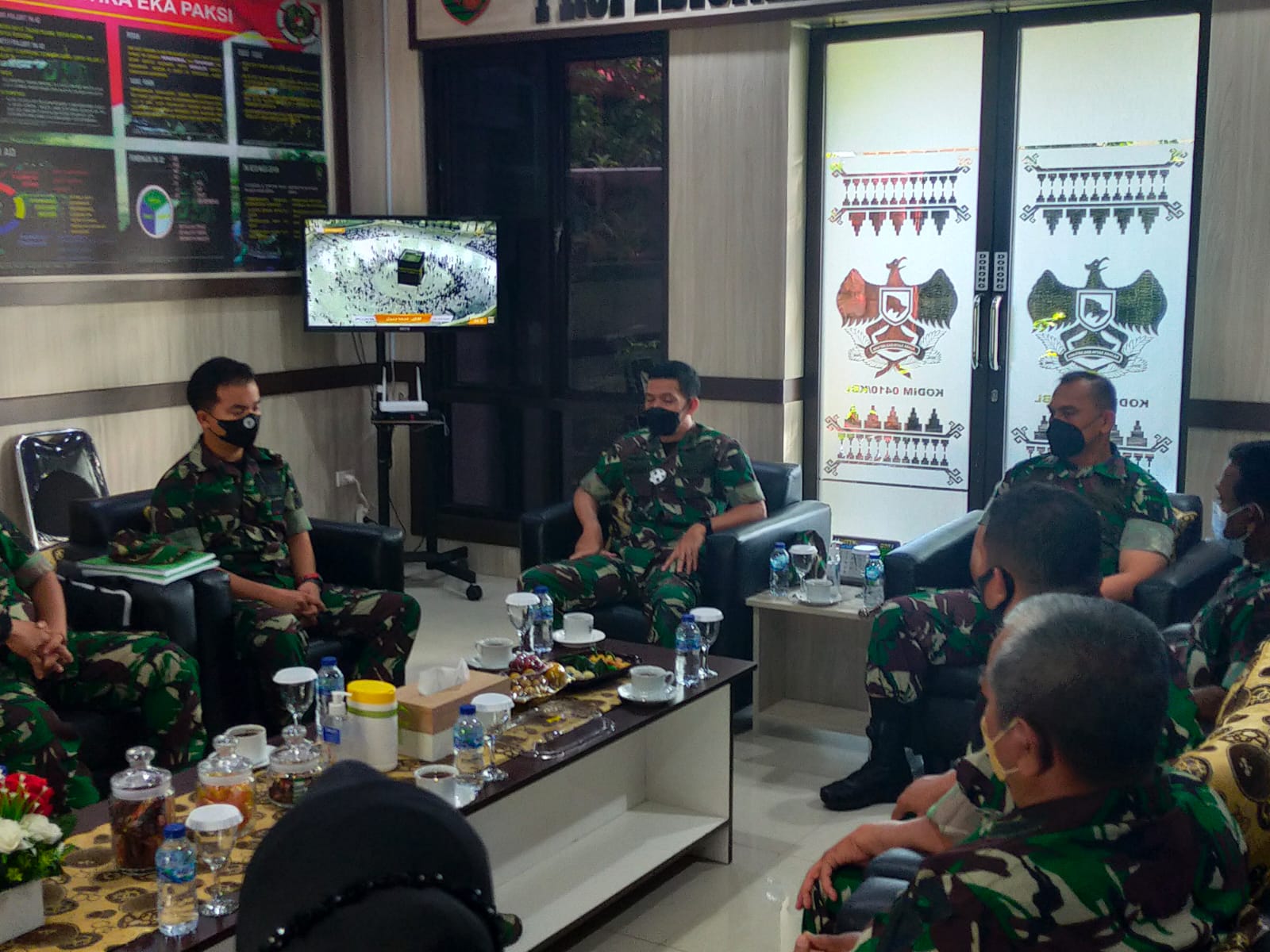 Kolonel Inf Romas Herlandes Sambut Kunjungan Kerja Tim Verifikasi Korem 043/Gatam di Kodim 0410/KBL