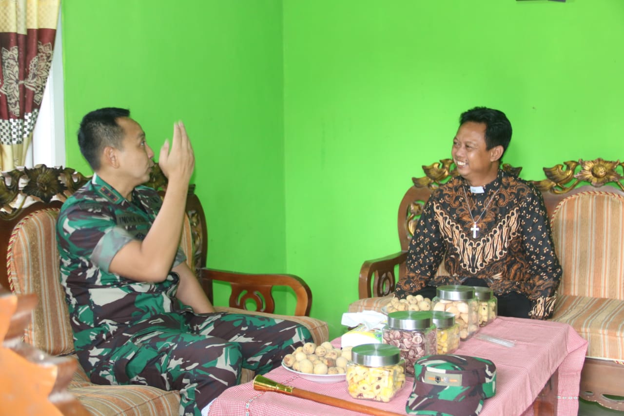 Dandim 0429 Lamtim Jalin Silaturahmi Dengan Tokoh Agama Nasrani