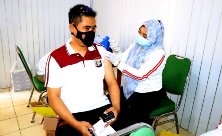 Ratusan Personel Polres Pringsewu Dapat Vaksin Booster