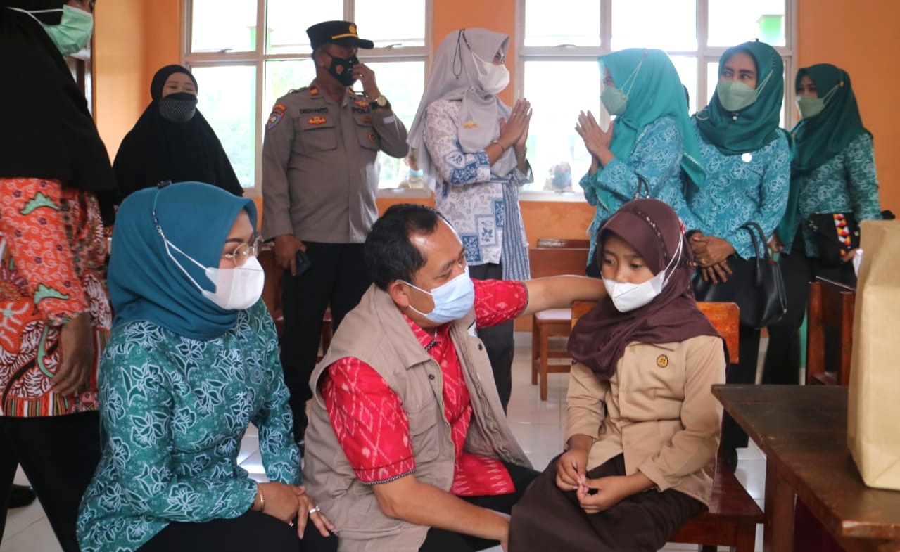 Tinjau Vaksinasi Anak, Ini Pesan Wabup Tanggamus