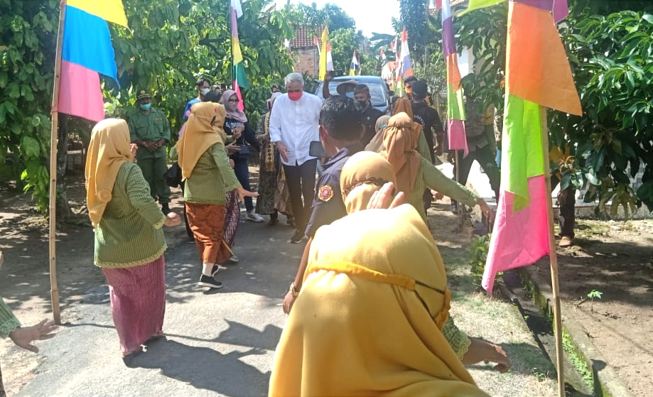 Ganjar Ajak KWT Belajar Teknologi di Pati