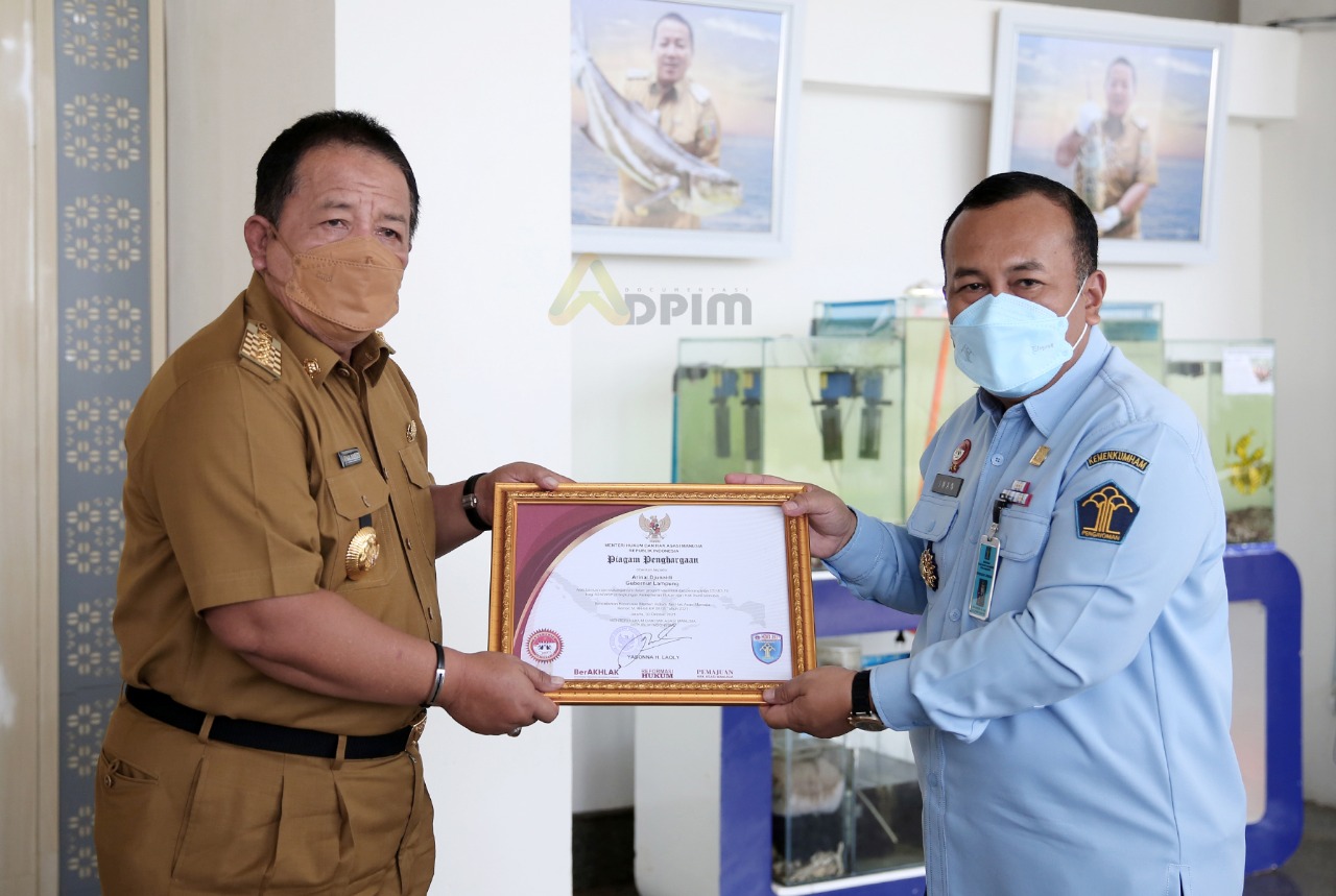 Top ! Gubernur Lampung Terima Penghargaan dari Menkumham RI