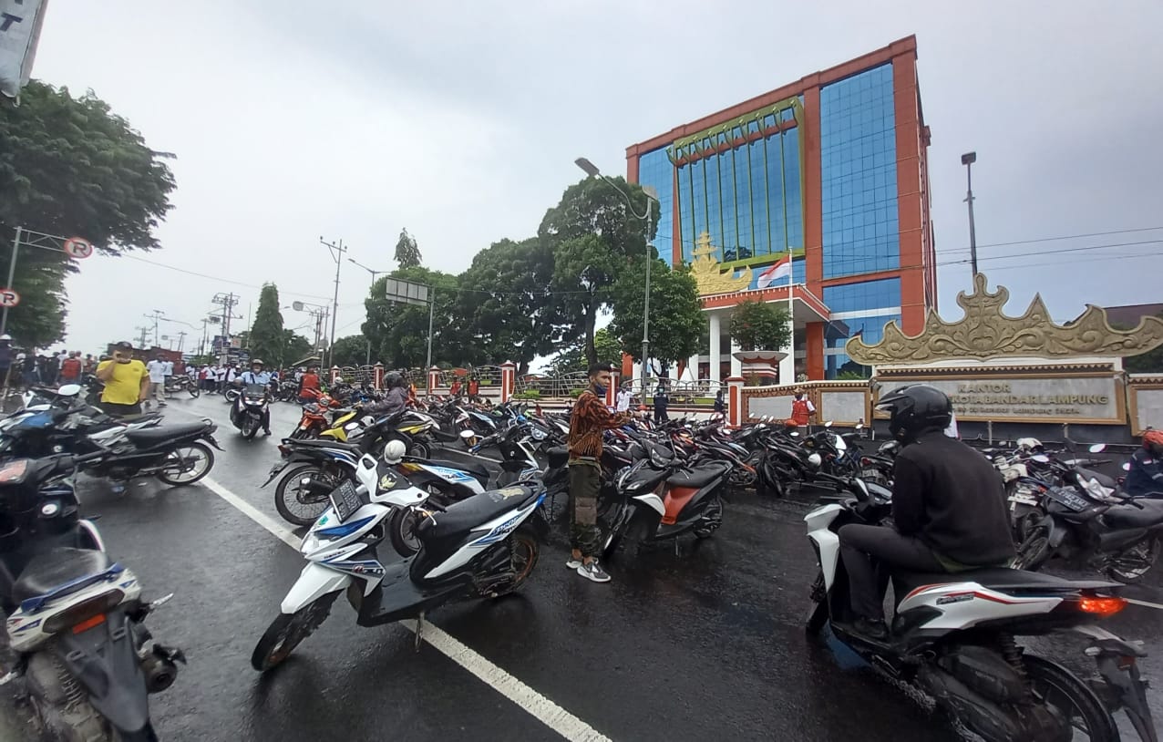 Lagi-lagi Ada Buruh Koperasi TKBM Pelabuhan Panjang yang Demo, Kadisnaker: Kami Tetap Pada Keputusan Diskop
