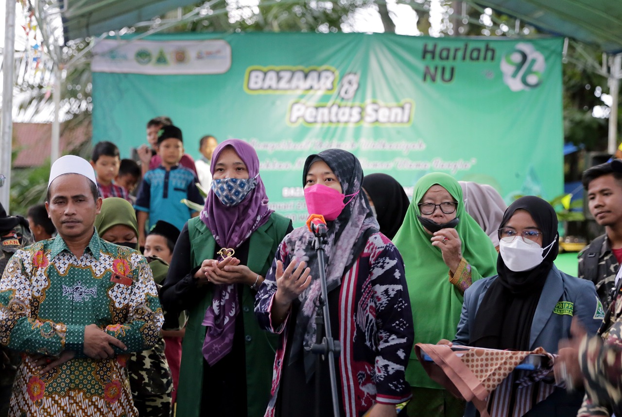 Sambut Harlah NU ke-96, Wagub Chusnunia Buka Bazar dan Pentas Seni MWC NU