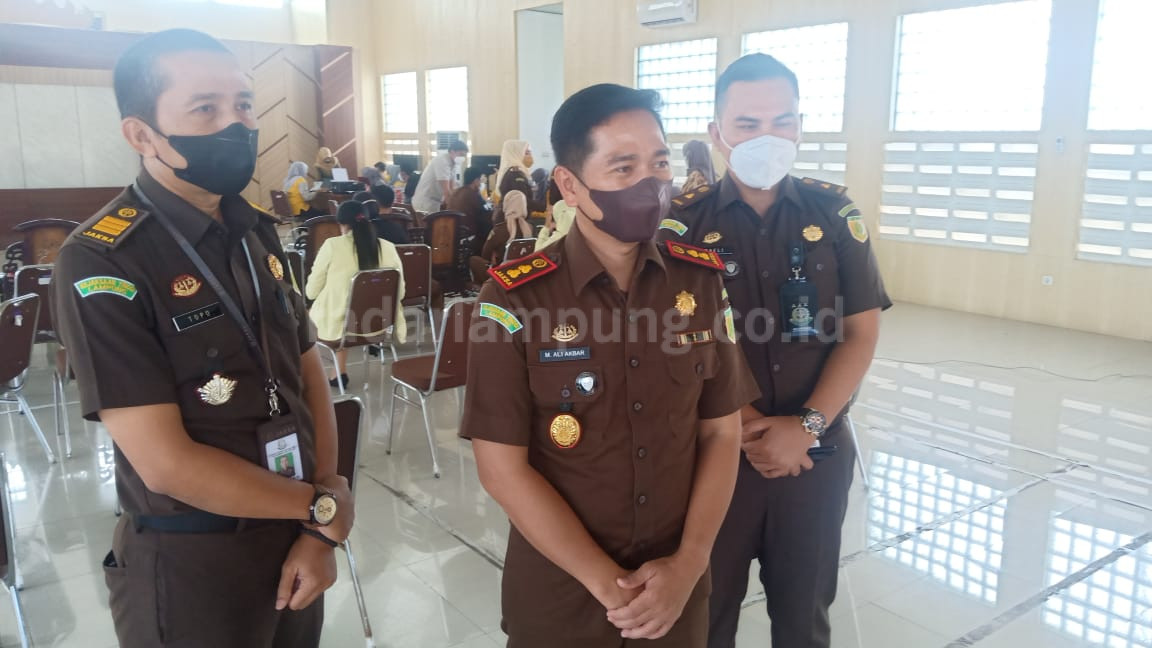 Jaksa Jalani Vaksinasi Booster Perdana di Lamteng