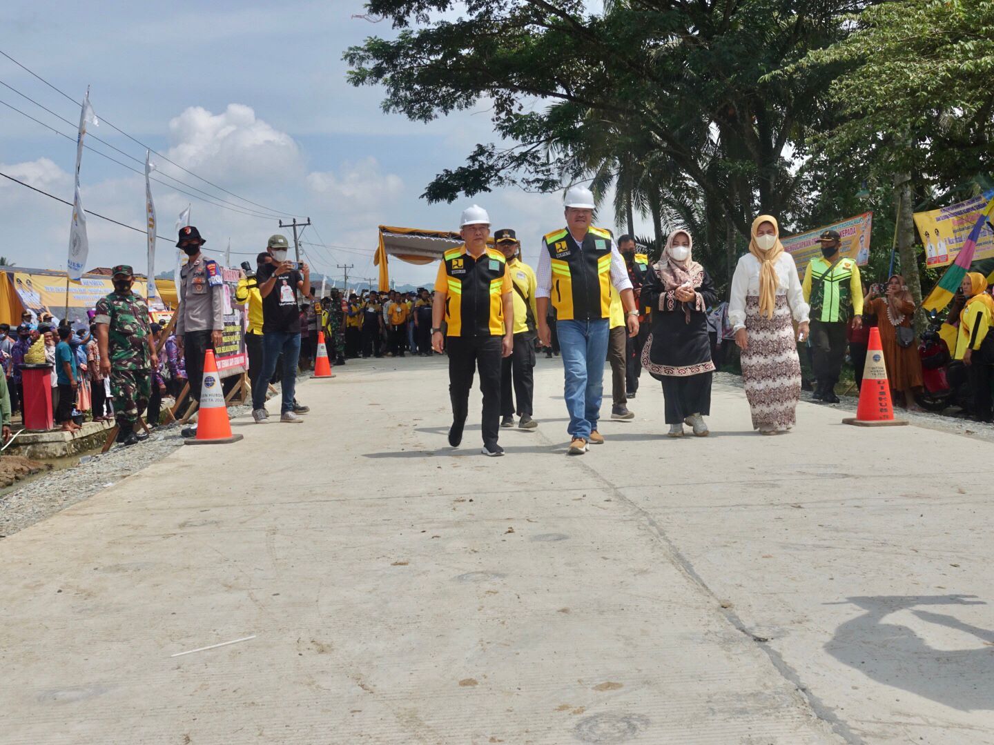 Jalan Rigid Beton Penghubung Tiga Kecamatan Diresmikan