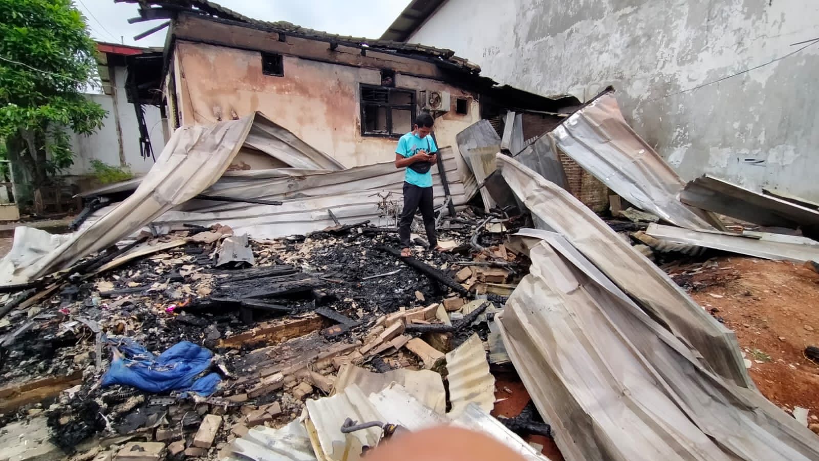 Mess Karyawan Terbakar Diduga Ada Konsleting