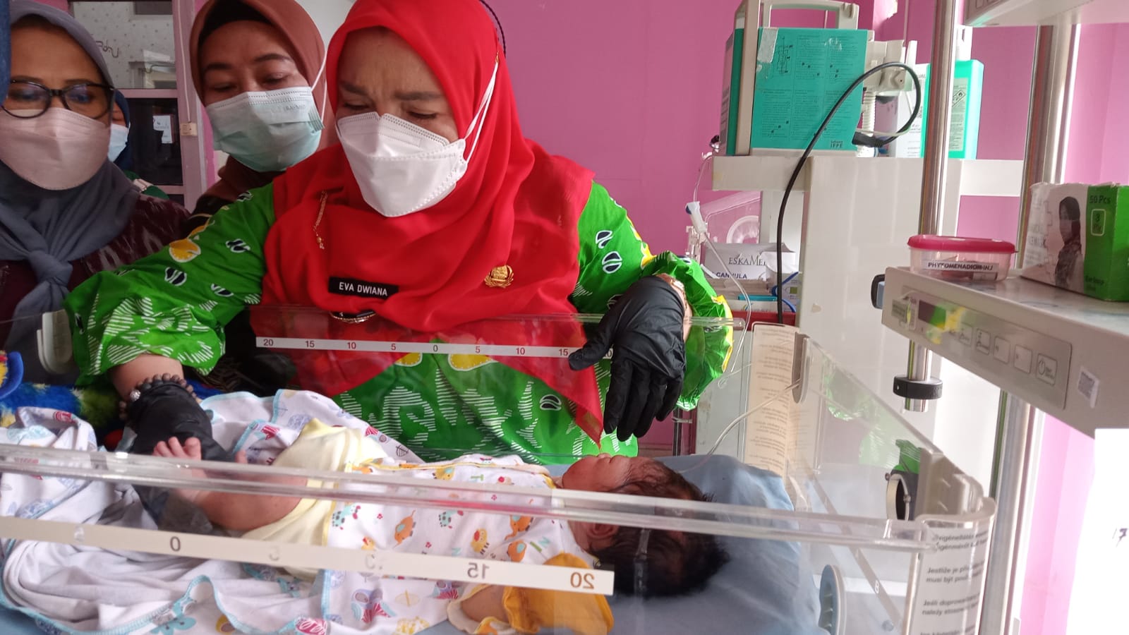 Temui Bayi yang Ditinggalkan di Sukabumi, Eva: Kita Namakan Bintang