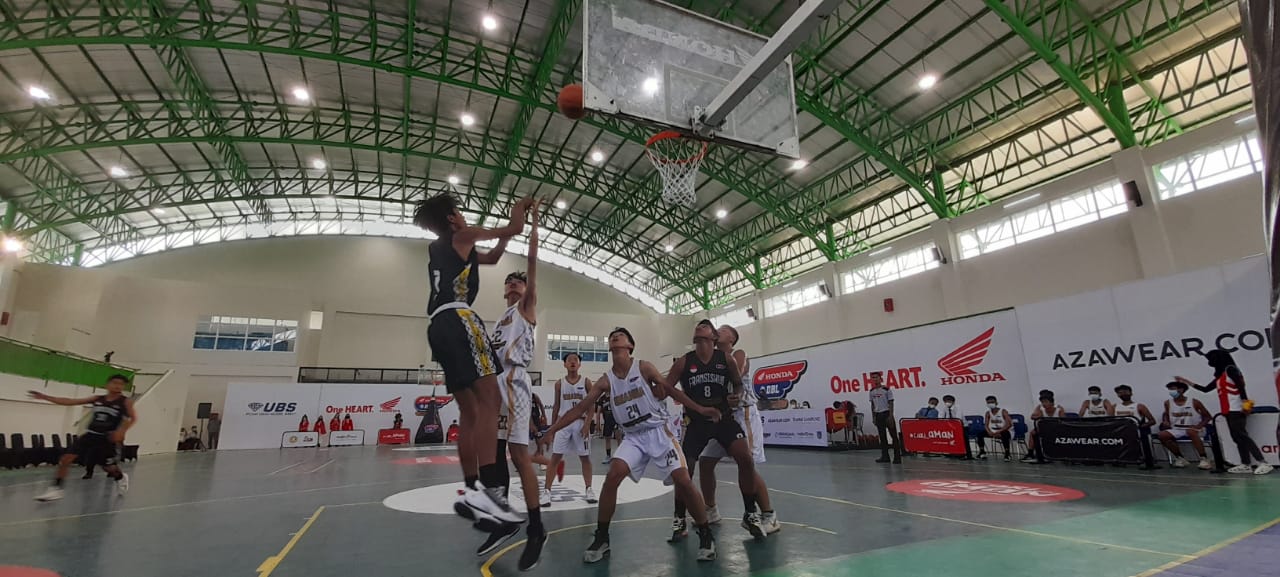 Fransiskus Kubur Mimpi Smansa di Honda DBL
