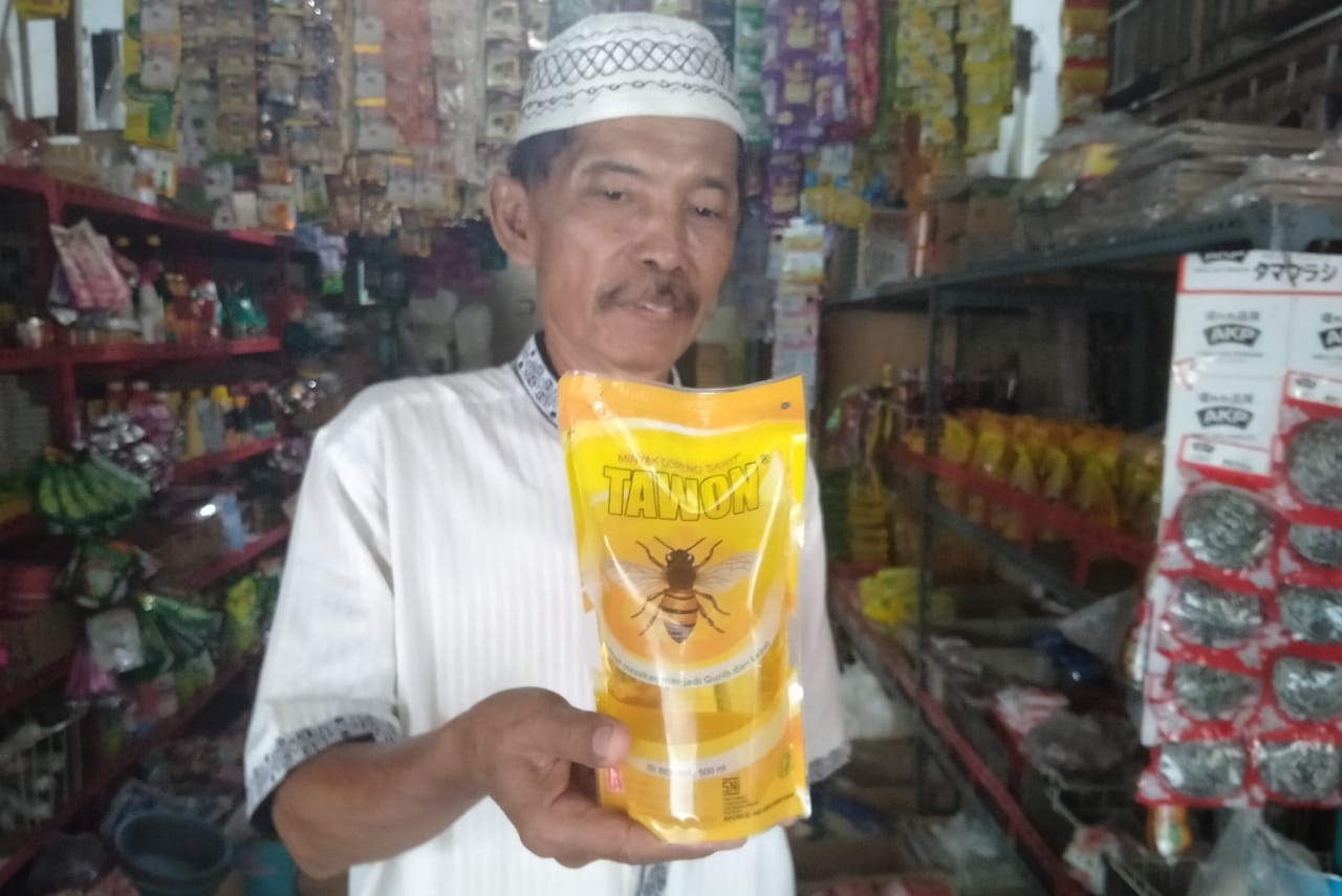Minyak Goreng Curah Langka, Kemasan Mulai Menipis