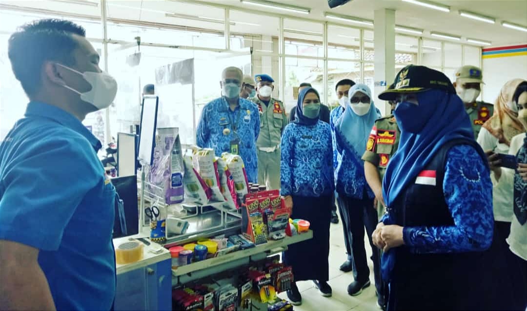 Sidak Minimarket, Bupati Temukan Stok Minyak Goreng Kosong