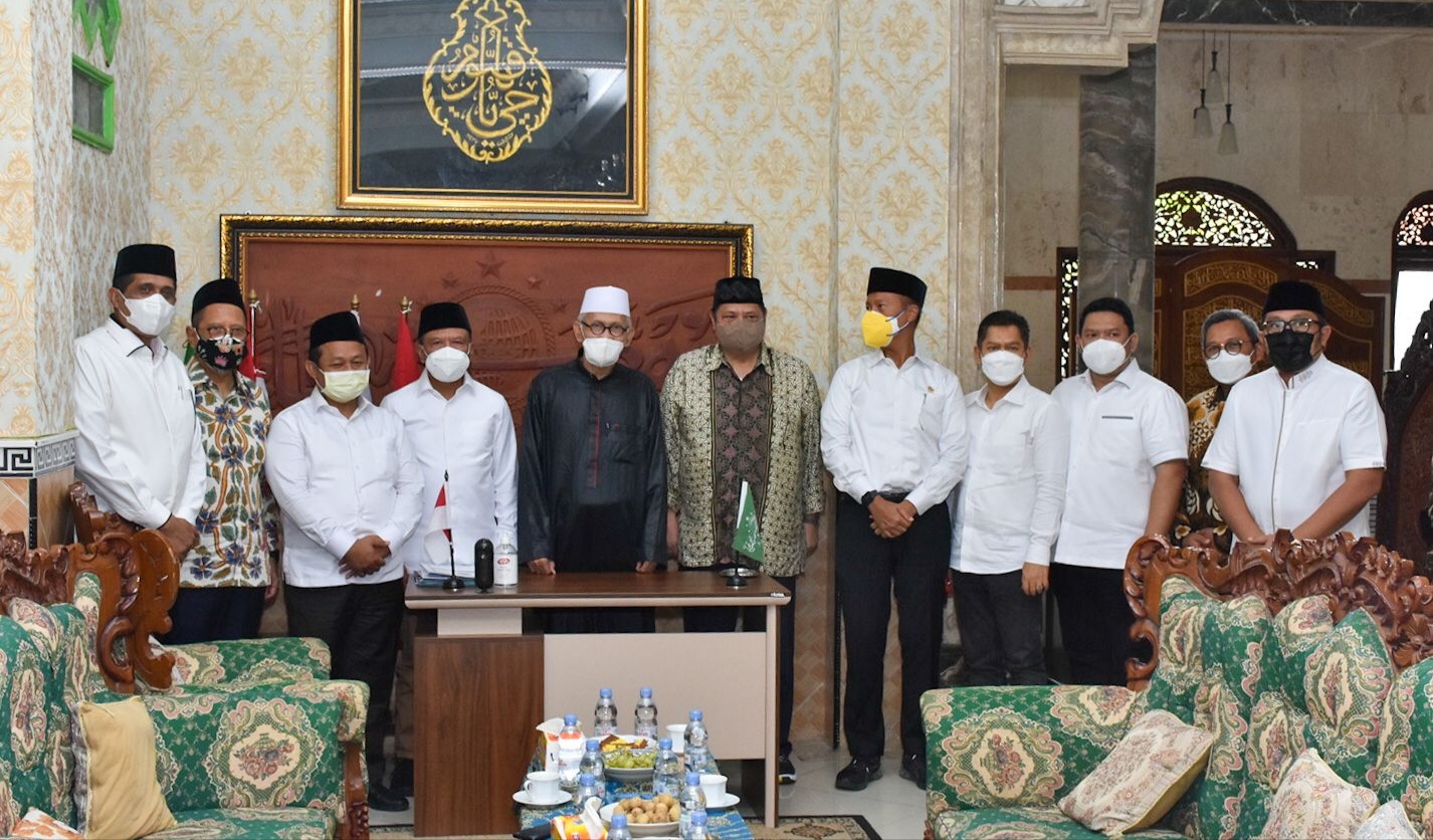 Bawa Dua Menteri, Airlangga Hartarto Minta Doa Rais Aam PBNU