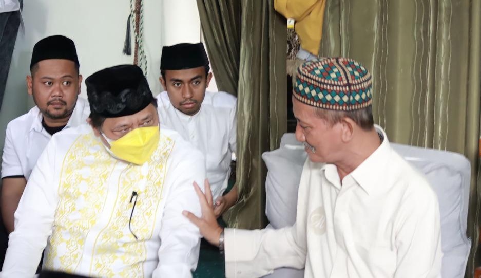Airlangga Hartarto Sowan ke Ponpes Bumi Shalawat KH Ali Masyhuri