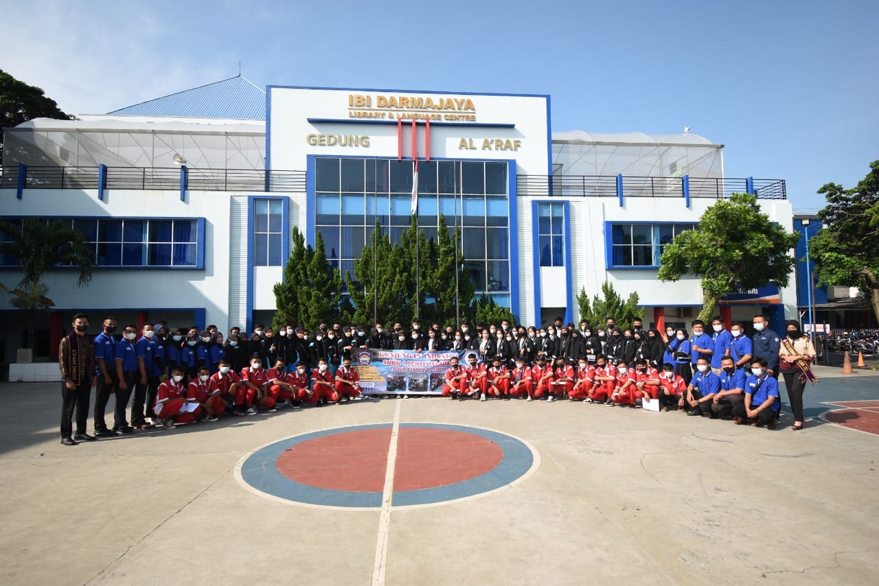 Ratusan Siswa SMKN 1 Denteteladas Kunjungan ke IIB Darmajaya