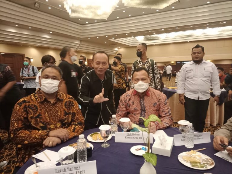 Menjaga Marwah Pers dan Kotornya Ruang Publik