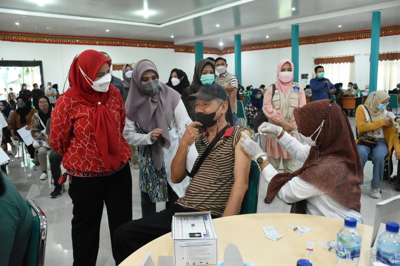 Pemkot Vaksin Booster Tenaga Pendidik dan Mahasiswa Unila