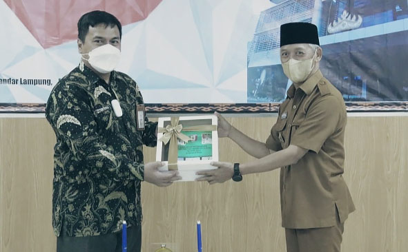 Bupati Serahkan LKPD ke BPK