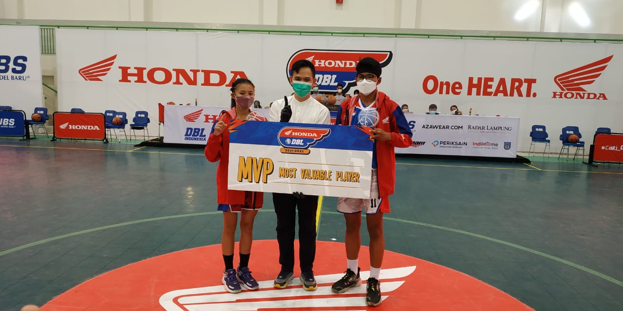 10 Pemain Masuk First Team, Karen dan Ananda Jadi MVP