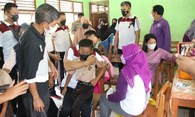 Untuk Guru dan Orang Tua, Ayo Dukung Vaksinasi!