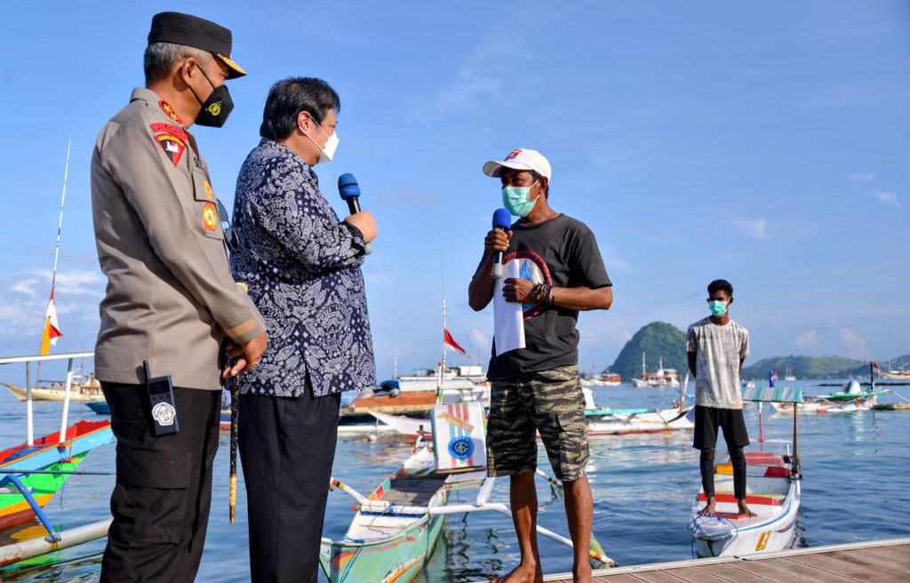 Airlangga: Semoga Bantuan Tunai Jadi Kado Indah di Hari Nelayan Nasional