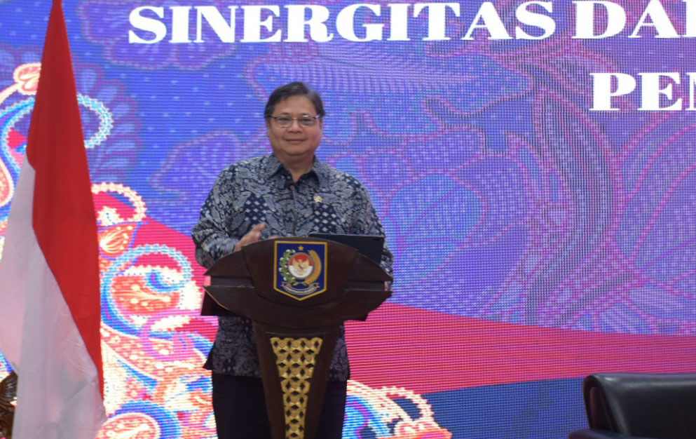 Airlangga Ingatkan Camat Perhatikan Syarat Vaksinasi Booster Pemudik