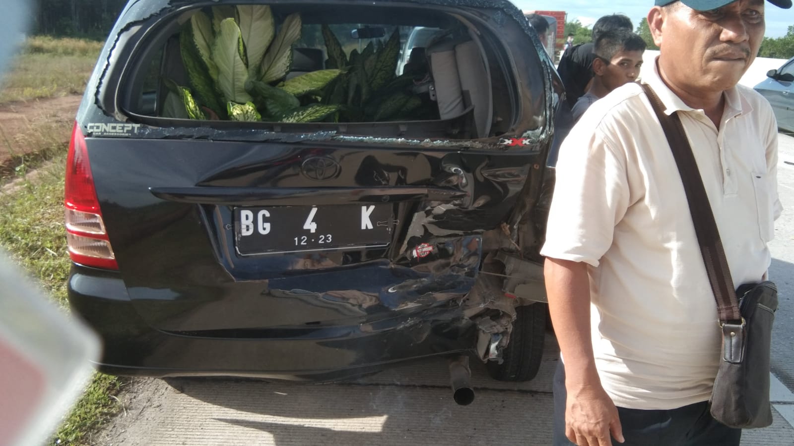 Bus Terguling, Sebabkan Laka Beruntun